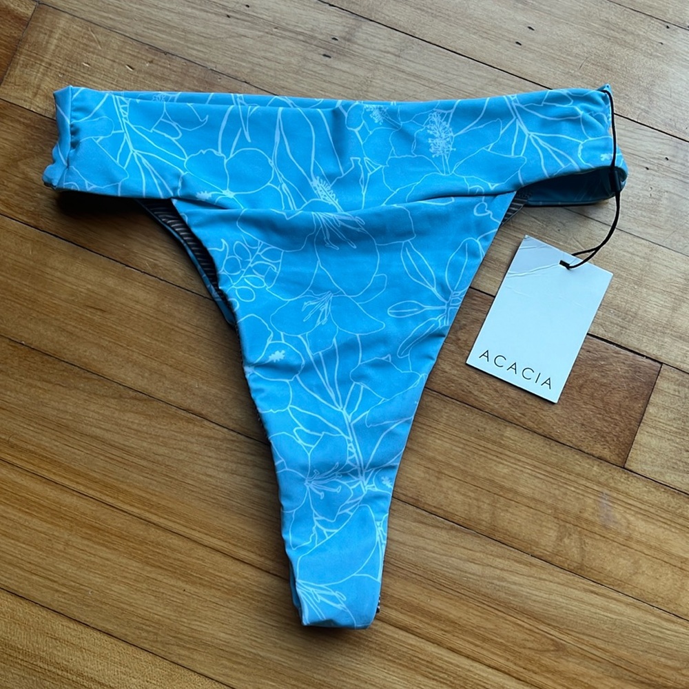 Acacia Swimwear Mateo Bottoms in Mo'orea Size Medium